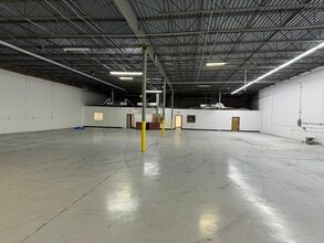 829 Pickens Industrial Dr, Marietta, GA à louer Photo intérieure– Image 2 sur 4