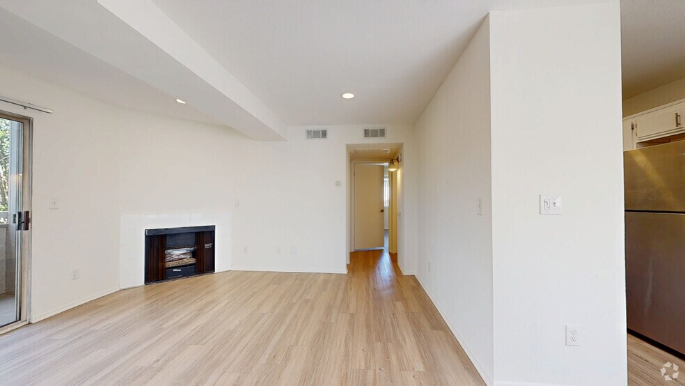 4406 Cahuenga Blvd, Toluca Lake, CA à vendre - Numérisation 3D Matterport – Image 2 sur 33