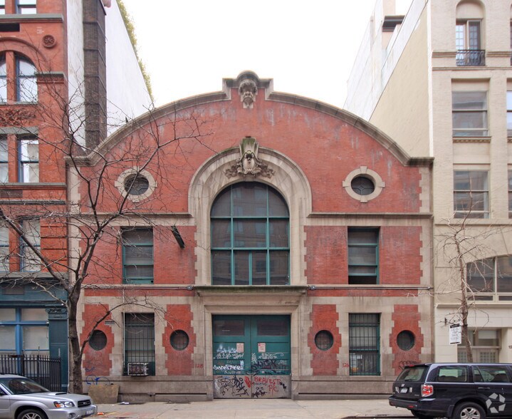 126-128 E 13th St, New York, NY à vendre - Photo principale – Image 1 sur 4