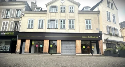 Local commercial dans Chartres à louer Photo de l’immeuble– Image 1 sur 15