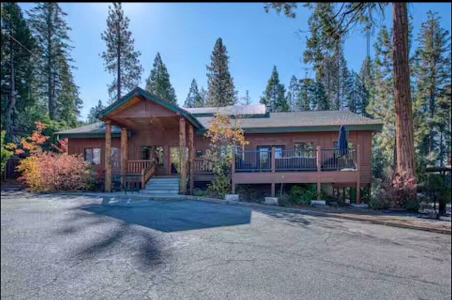 41441 CA-168, Shaver Lake, CA à vendre - Photo principale – Image 1 sur 22