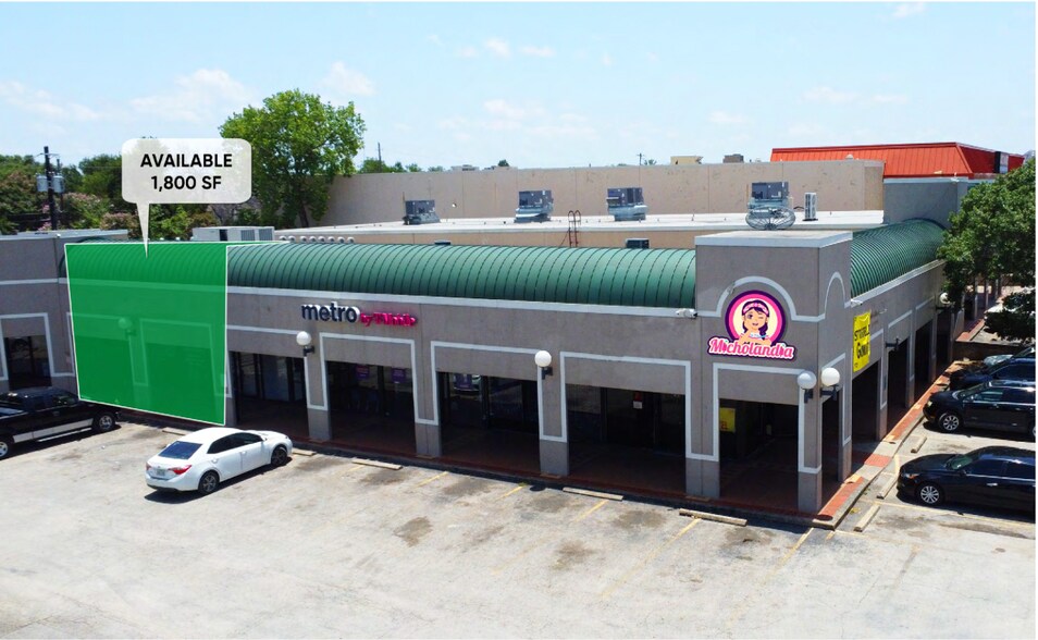 9515 N Lamar Blvd, Austin, TX à louer - Photo de l’immeuble – Image 3 sur 7
