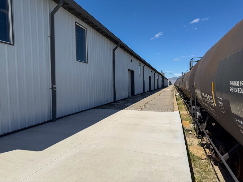 40 Lodestone Way, Tooele, UT à louer - Photo de l’immeuble – Image 2 sur 6