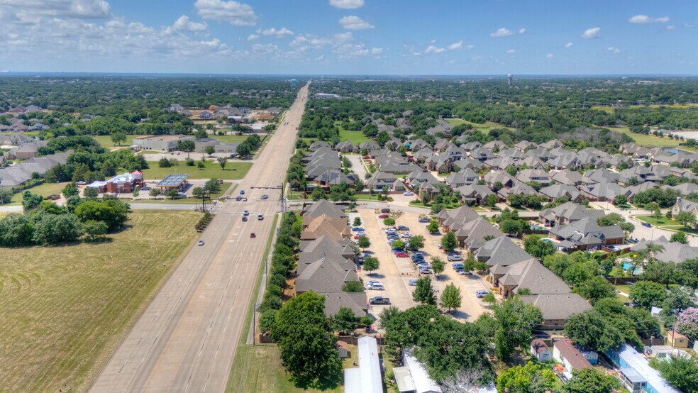 9125 Belshire Dr, North Richland Hills, TX à louer - Photo de l’immeuble – Image 3 sur 59