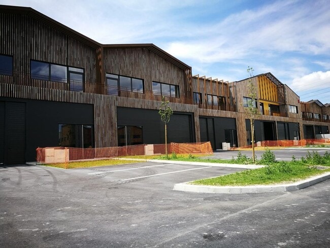 Plus de détails pour 19 Rue Georges Melies, Cormeilles-en-Parisis - Local d'activités à louer