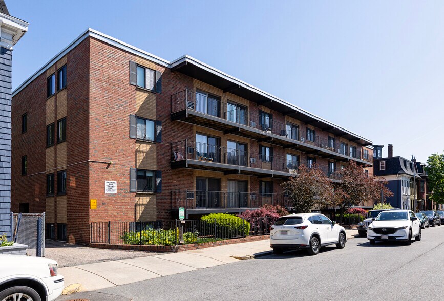 Castle Island Portfolio portefeuille de 4 biens à vendre sur LoopNet.fr - Photo de l’immeuble – Image 2 sur 7