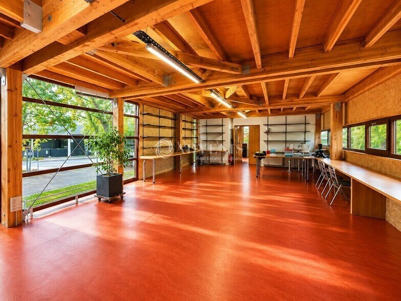 Bureau dans Issy-les-Moulineaux à louer - Photo de l’immeuble – Image 3 sur 5