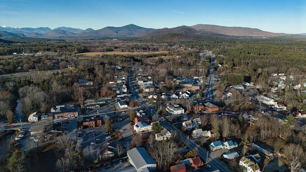 24 Pleasant St, Conway, NH à vendre - Photo de l’immeuble – Image 2 sur 57