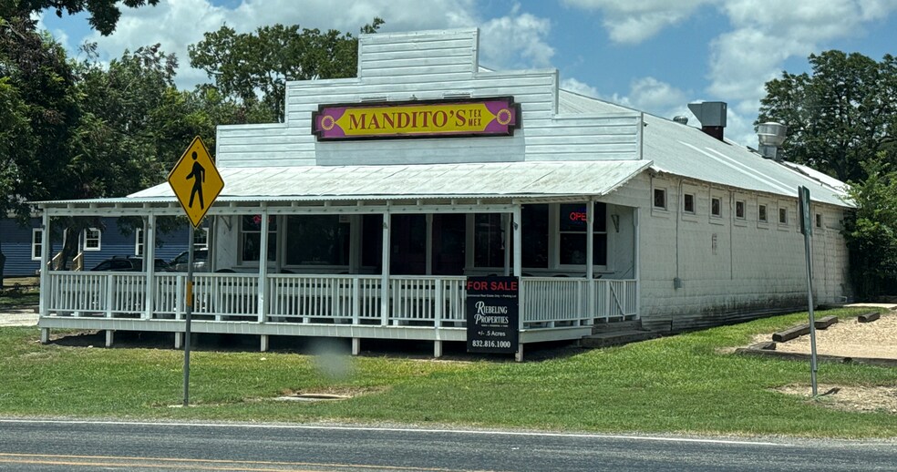 102 S Washington St, Round Top, TX à vendre - Photo de l’immeuble – Image 1 sur 1