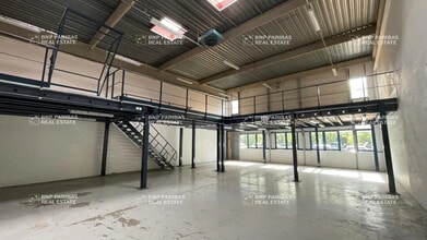 Local d’activités dans Fresnes à louer Photo intérieure– Image 2 sur 14