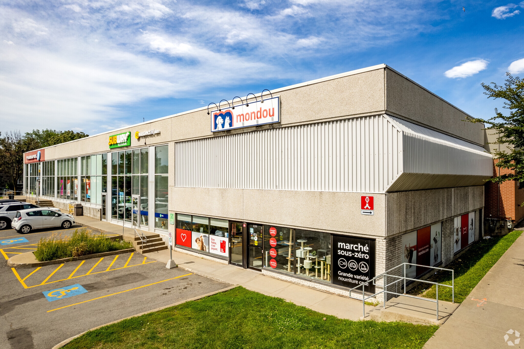 2800 Rue Sherbrooke E, Montréal, QC à louer Photo principale– Image 1 sur 7