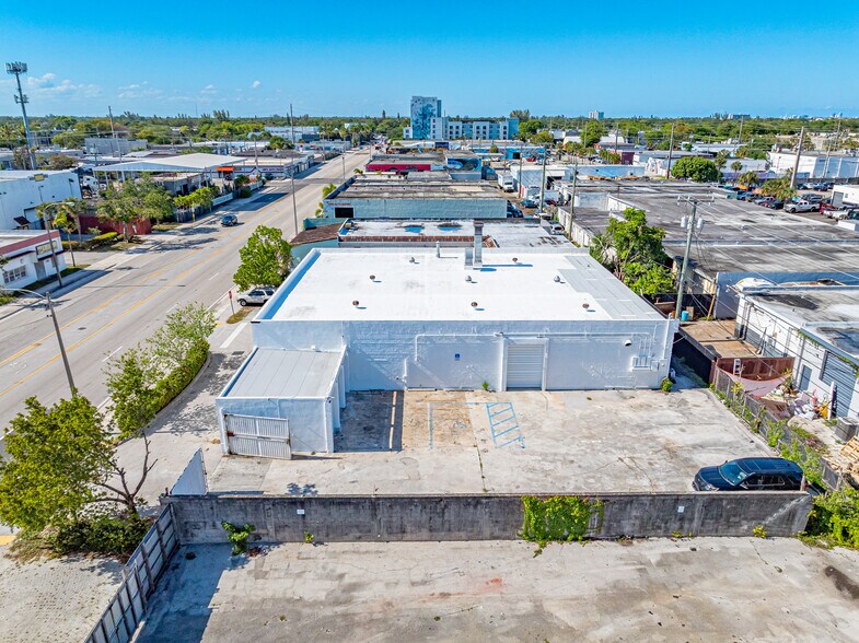 716 NW 7th Ave, Fort Lauderdale, FL à louer - Photo de l’immeuble – Image 2 sur 14