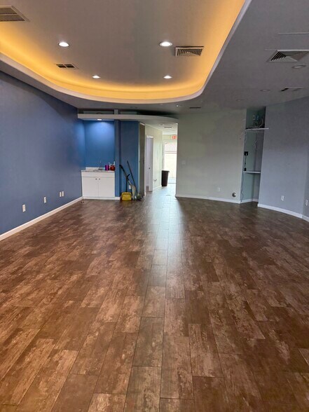 1212 S Bristol St, Santa Ana, CA à louer - Photo de l’immeuble – Image 3 sur 14