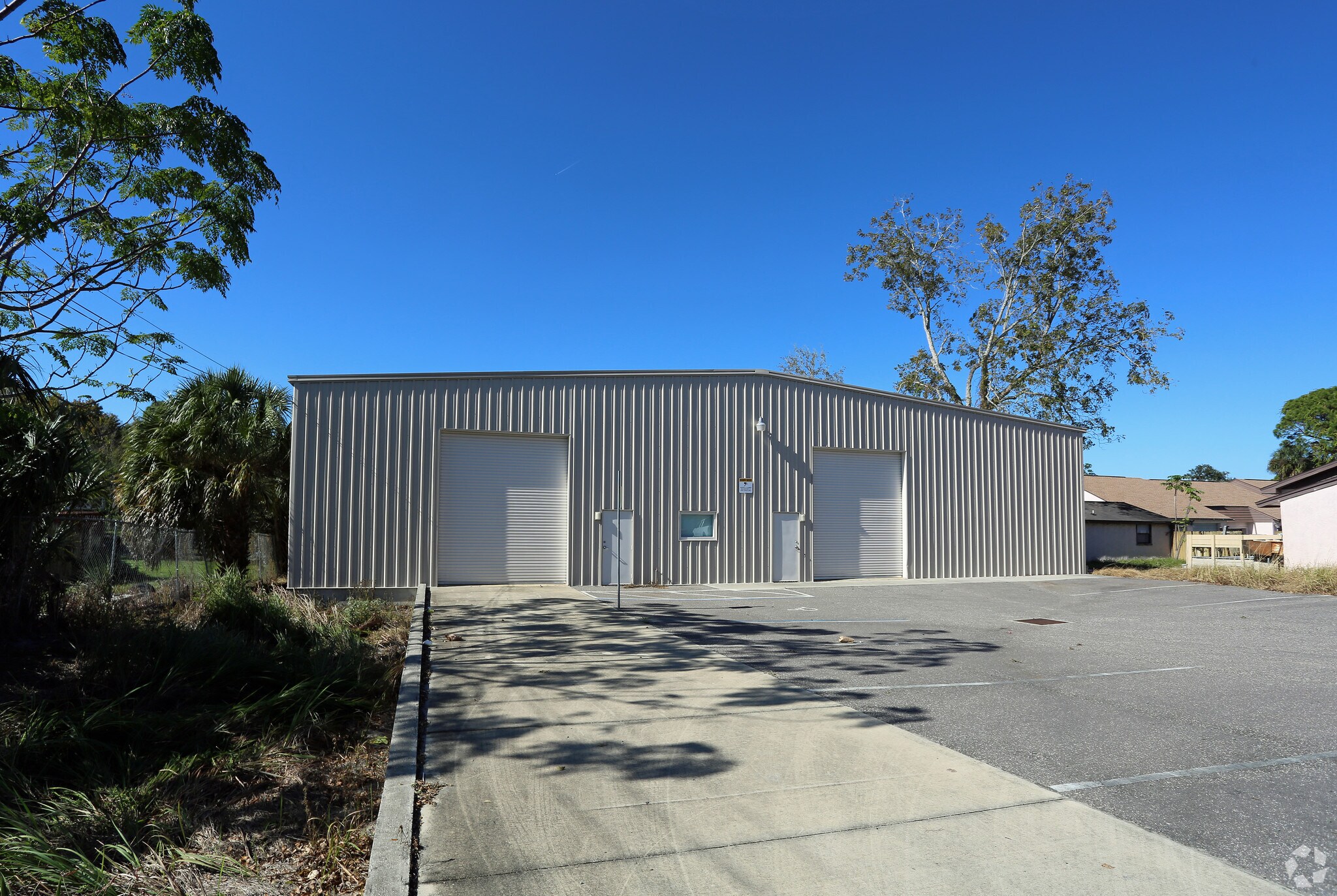 7853 Leo Kidd Ave, Port Richey, FL à vendre Photo de l’immeuble– Image 1 sur 7