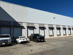 58 R Pulaski St, Peabody, MA à louer Photo de l’immeuble– Image 1 sur 7