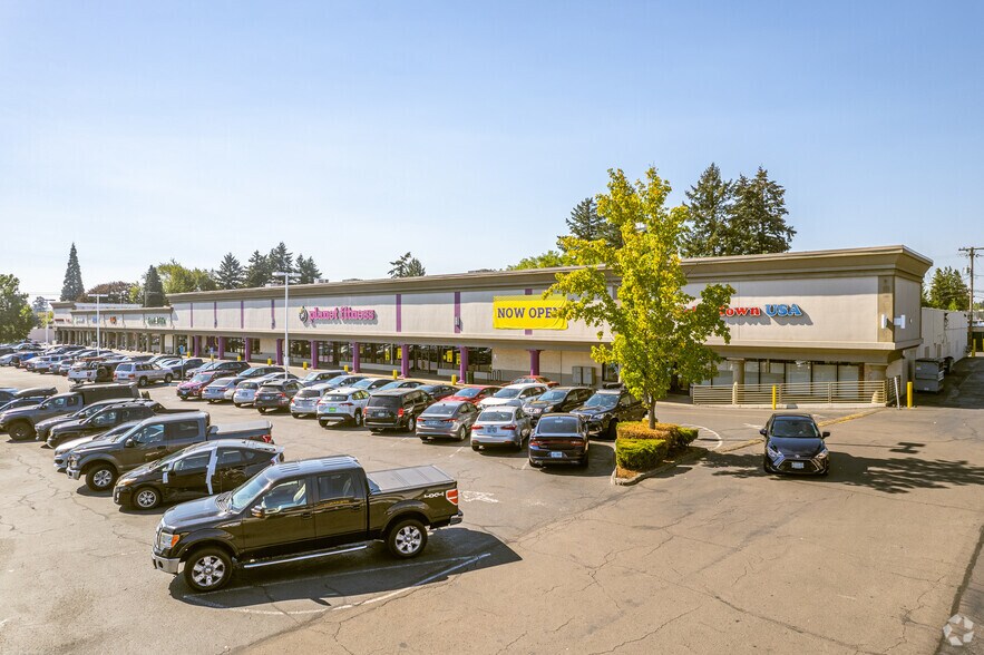 10317-10465 SE 82nd Ave, Portland, OR à louer - Photo de l’immeuble – Image 3 sur 14