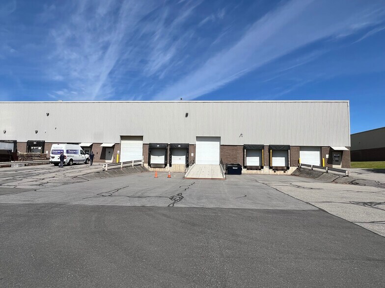 30 Post Rd, Colonie, NY à louer - Photo de l’immeuble – Image 3 sur 9