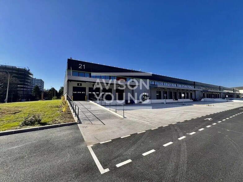 Local d’activités dans Aulnay-sous-Bois à louer - Photo de l’immeuble – Image 3 sur 14