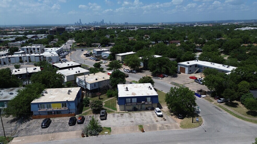 301 E Croslin St, Austin, TX à vendre - Photo de l’immeuble – Image 2 sur 5
