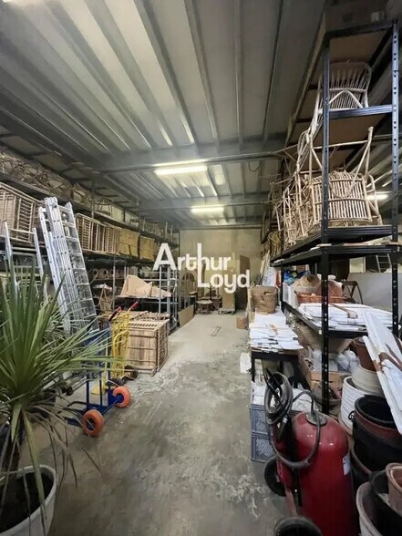 Local d’activités dans Mouans-Sartoux à louer - Photo de l’immeuble – Image 2 sur 7