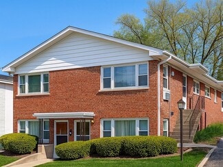 Plus de détails pour 921 College Ave, Wheaton, IL - Logement à vendre