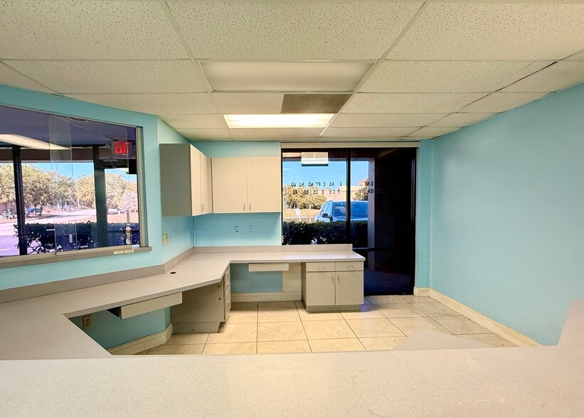 4545 Pleasant Hill Rd, Kissimmee, FL à louer - Photo intérieure – Image 3 sur 34