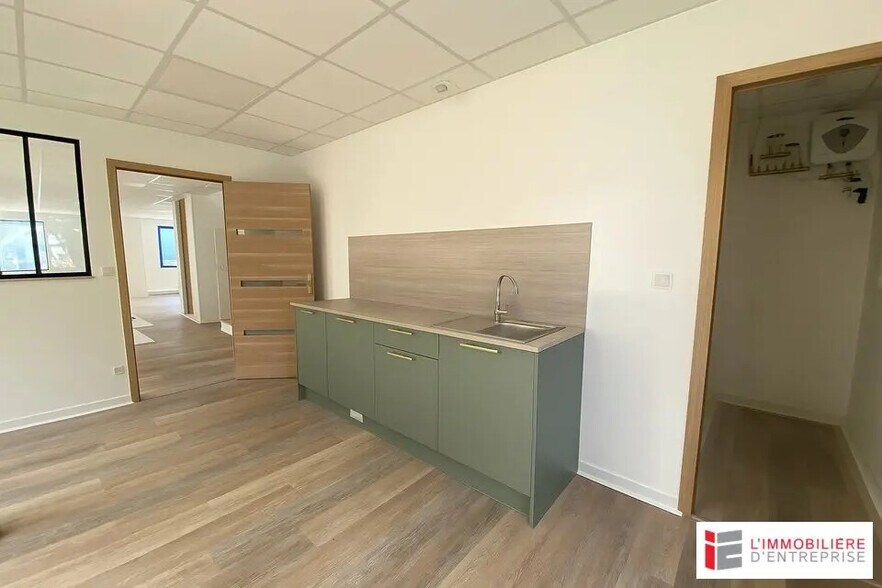 Bureau dans Pacé à louer - Photo de l’immeuble – Image 2 sur 9
