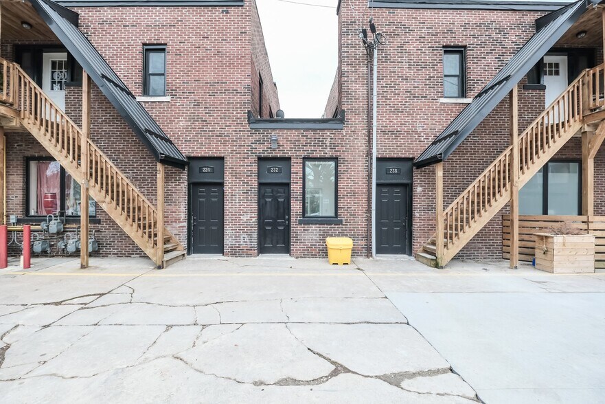 232 Erie St W, Windsor, ON à louer - Photo de l’immeuble – Image 2 sur 2