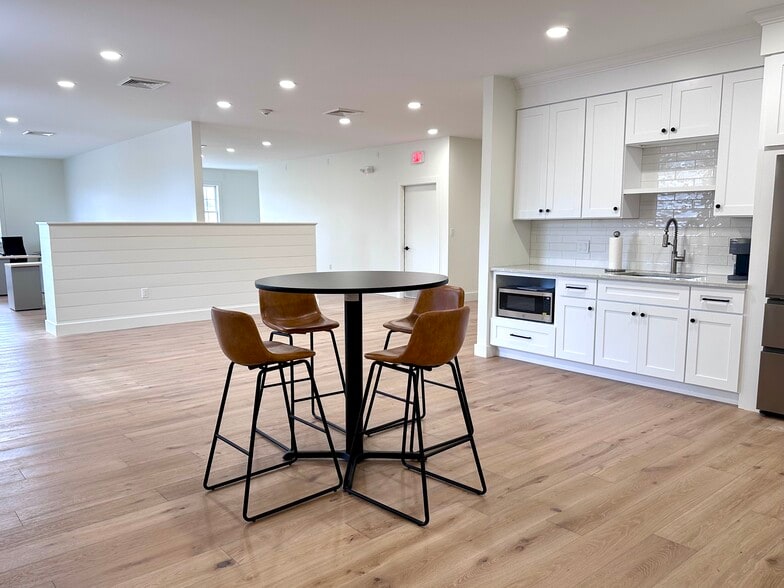 158 S Broad St, Pawcatuck, CT à louer - Photo intérieure – Image 3 sur 6