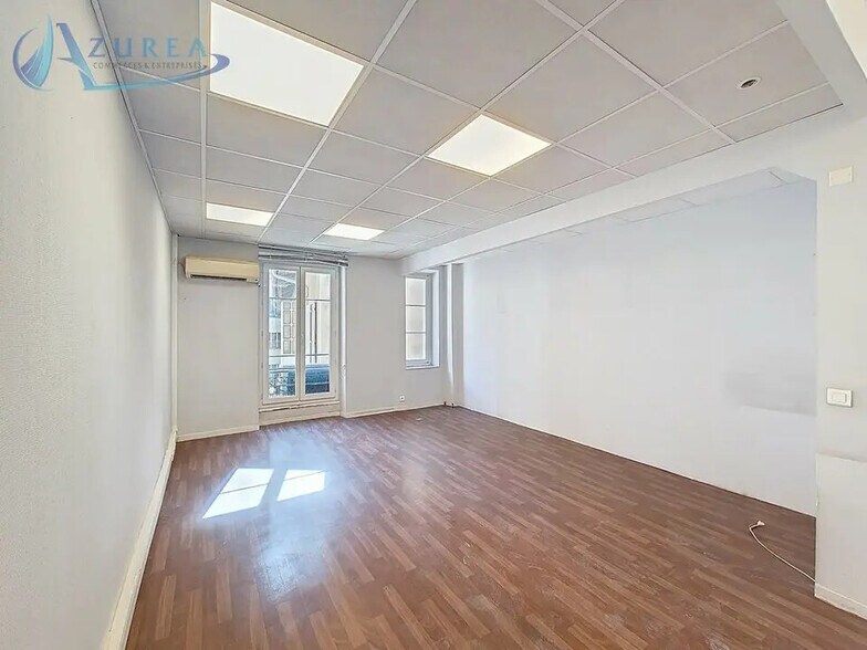 Bureau dans Nice à louer - Photo de l’immeuble – Image 3 sur 11