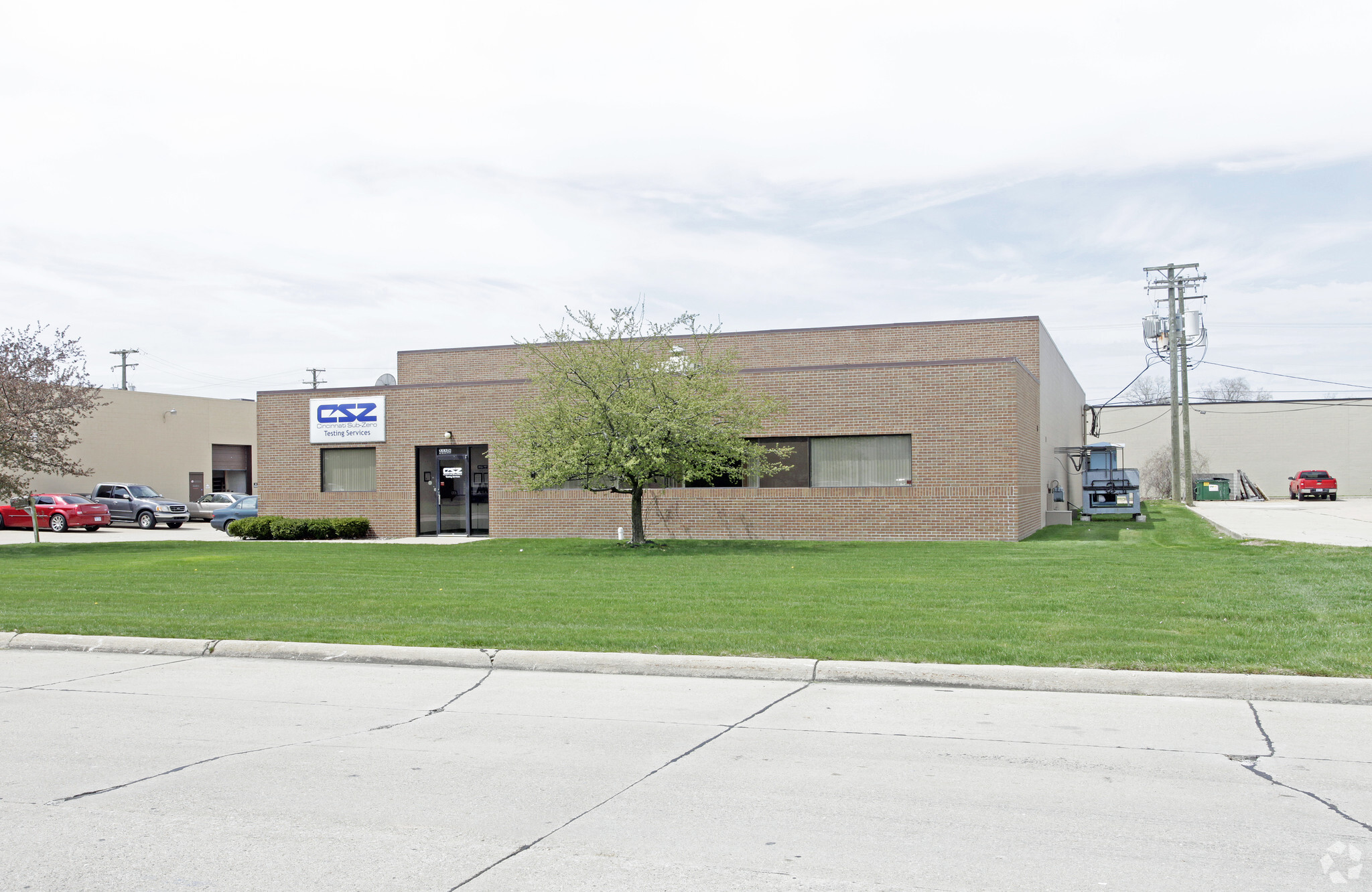 44461 Phoenix Dr, Sterling Heights, MI à louer Photo principale– Image 1 sur 3