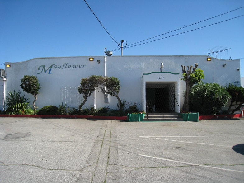 234 Hindry Ave & 927 Manchester Blvd portefeuille de 2 biens à vendre sur LoopNet.fr - Photo principale – Image 1 sur 2
