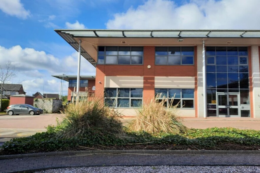 Cheshire Av, Lostock Gralam à louer - Photo de l’immeuble – Image 3 sur 21