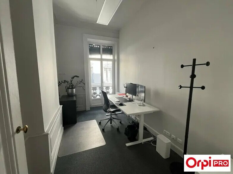 Bureau dans Lyon à louer - Photo de l’immeuble – Image 3 sur 7
