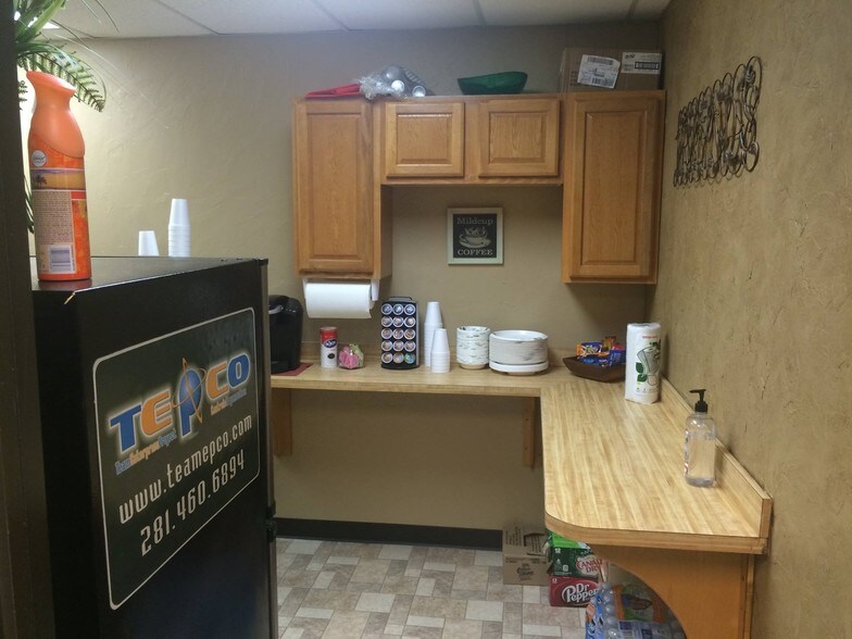 606 Rollingbrook Dr, Baytown, TX à louer - Photo intérieure – Image 3 sur 7