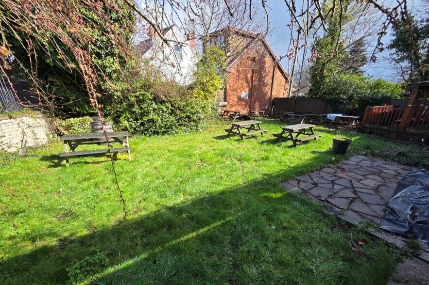 33 Walsall Rd, Wednesbury à vendre - Photo de l’immeuble – Image 2 sur 8