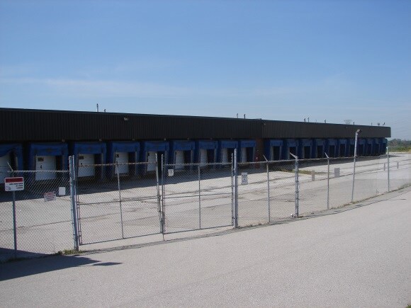 1100 Arrow Rd, Toronto, ON à louer - Photo de l’immeuble – Image 3 sur 6