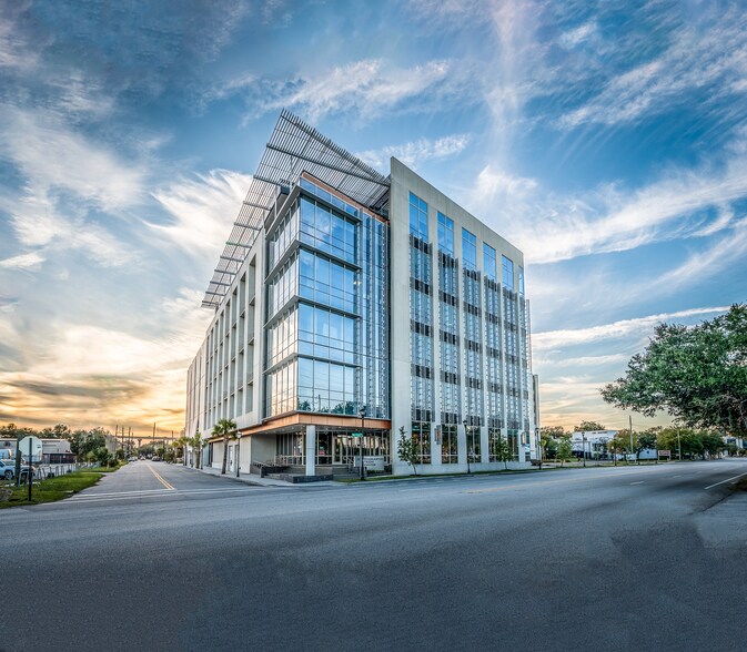 997 Morrison Dr, Charleston, SC à louer - Photo de l’immeuble – Image 2 sur 4