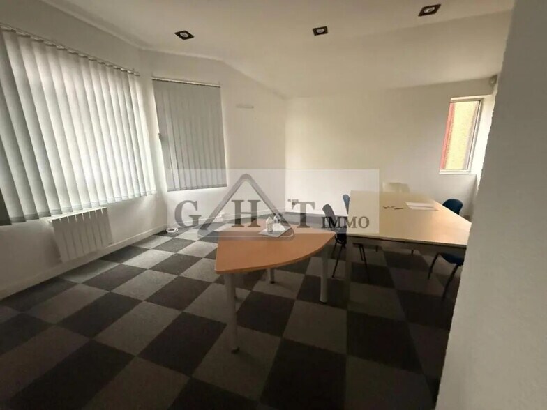 Bureau dans Linas à louer - Photo de l’immeuble – Image 2 sur 6