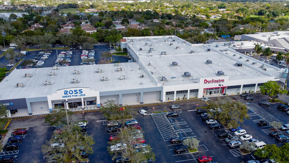 4800 Sheridan St, Hollywood, FL à louer - Photo de l’immeuble – Image 3 sur 28