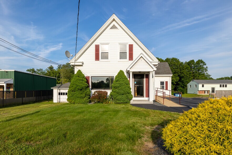 293 Bedford St, Whitman, MA à vendre - Photo de l’immeuble – Image 2 sur 25