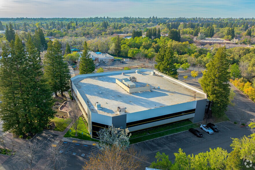 2339 Gold Meadow Way, Gold River, CA à vendre - Aérien – Image 3 sur 8