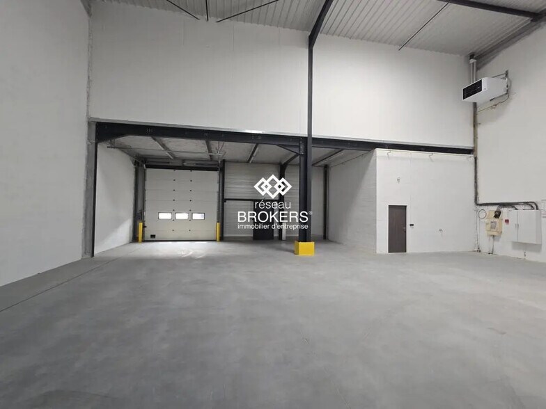 Industriel/Logistique dans SAINT-OUEN-L'AUMONE à louer - Photo de l’immeuble – Image 3 sur 6