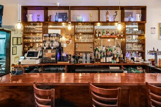 Plus de détails pour 550 Court St, Brooklyn, NY - Local commercial à louer