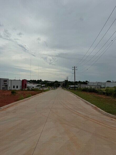 245 NW 71st St, Oklahoma City, OK à louer - Photo de la construction – Image 2 sur 3