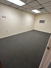 13542 N Florida Ave, Tampa, FL à louer Photo intérieure– Image 1 sur 1