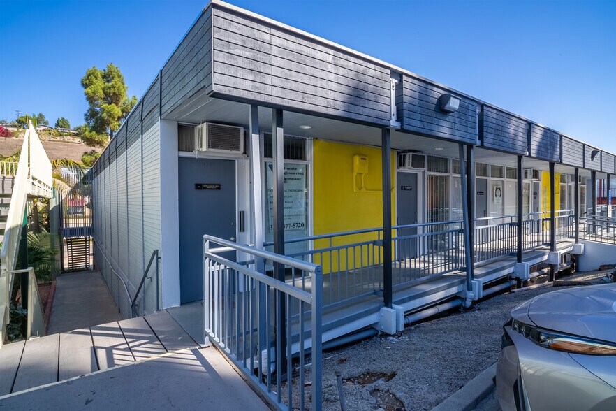 715 Silver Spur Rd, Rolling Hills Estates, CA à louer - Photo de l’immeuble – Image 2 sur 28