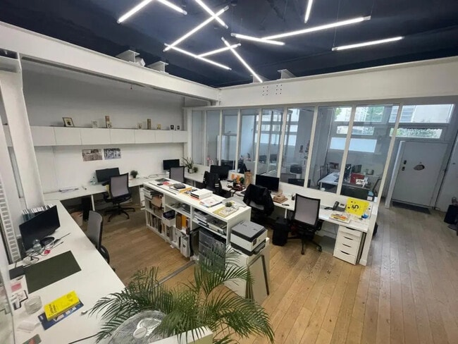 Plus de détails pour Bureau à vendre