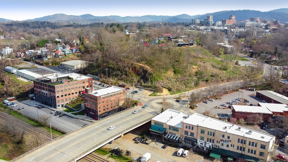 109 Roberts St, Asheville, NC à vendre - Photo de l’immeuble – Image 3 sur 13