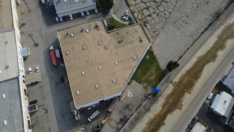 21301-21305 Itasca St, Chatsworth, CA à louer - Photo de l’immeuble – Image 2 sur 6